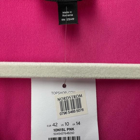 Topshop for Nordstrom. Hot pink v-neck. Flare sleeved dress - Picture 4 of 5